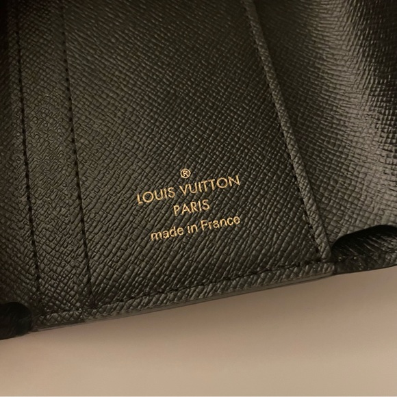 Authentic Louis Vuitton Reverse Giant Monogram Zoe Wallet - Picture 10 of 10